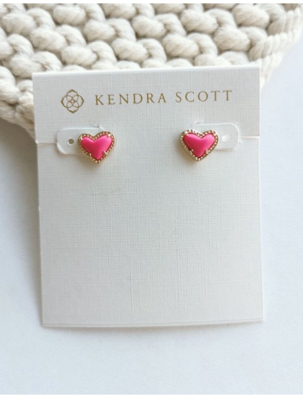 Authentic Kendra Scott Ari Heart Gold Magenta magnesite Stud Earrings NWT